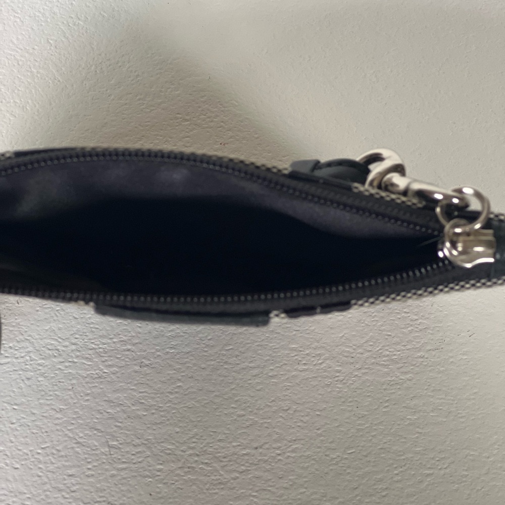 Coach, small wristlet, corner zip - Picture 3 of 4